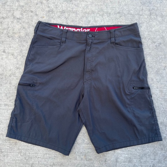 Wrangler Other - Wrangler ATG Mens Dark Gray Outdoor Utility Cargo Shorts Size 38 NW981CV